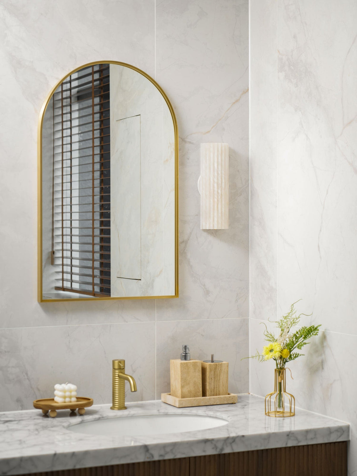 Alabaster Wall Light with Adjustable Brightness