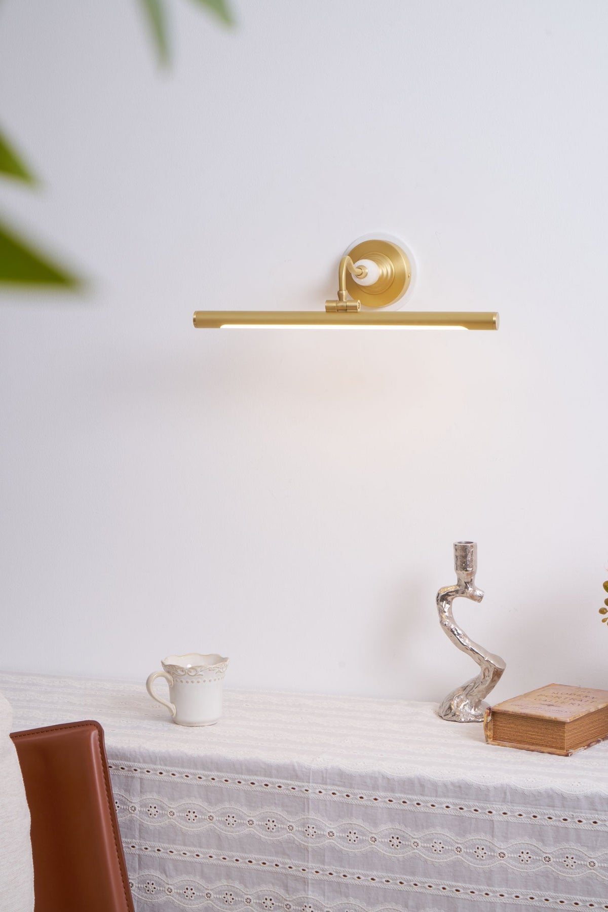Linear Wall Light, Sleek Modern Design