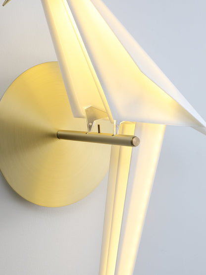 Bird-Inspired Wall Lamp with Adjustable Brightness