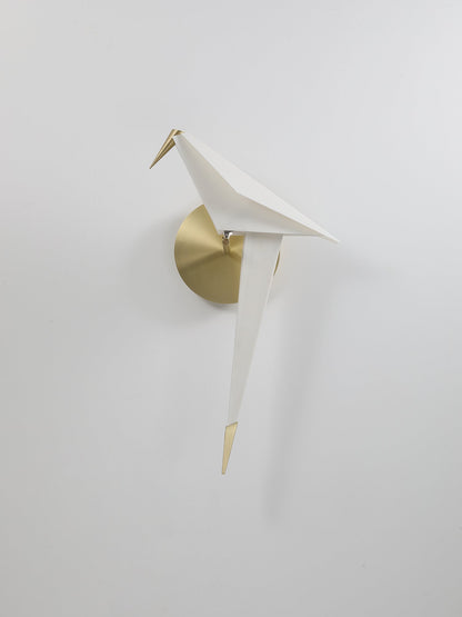 Bird-Inspired Wall Lamp with Adjustable Brightness