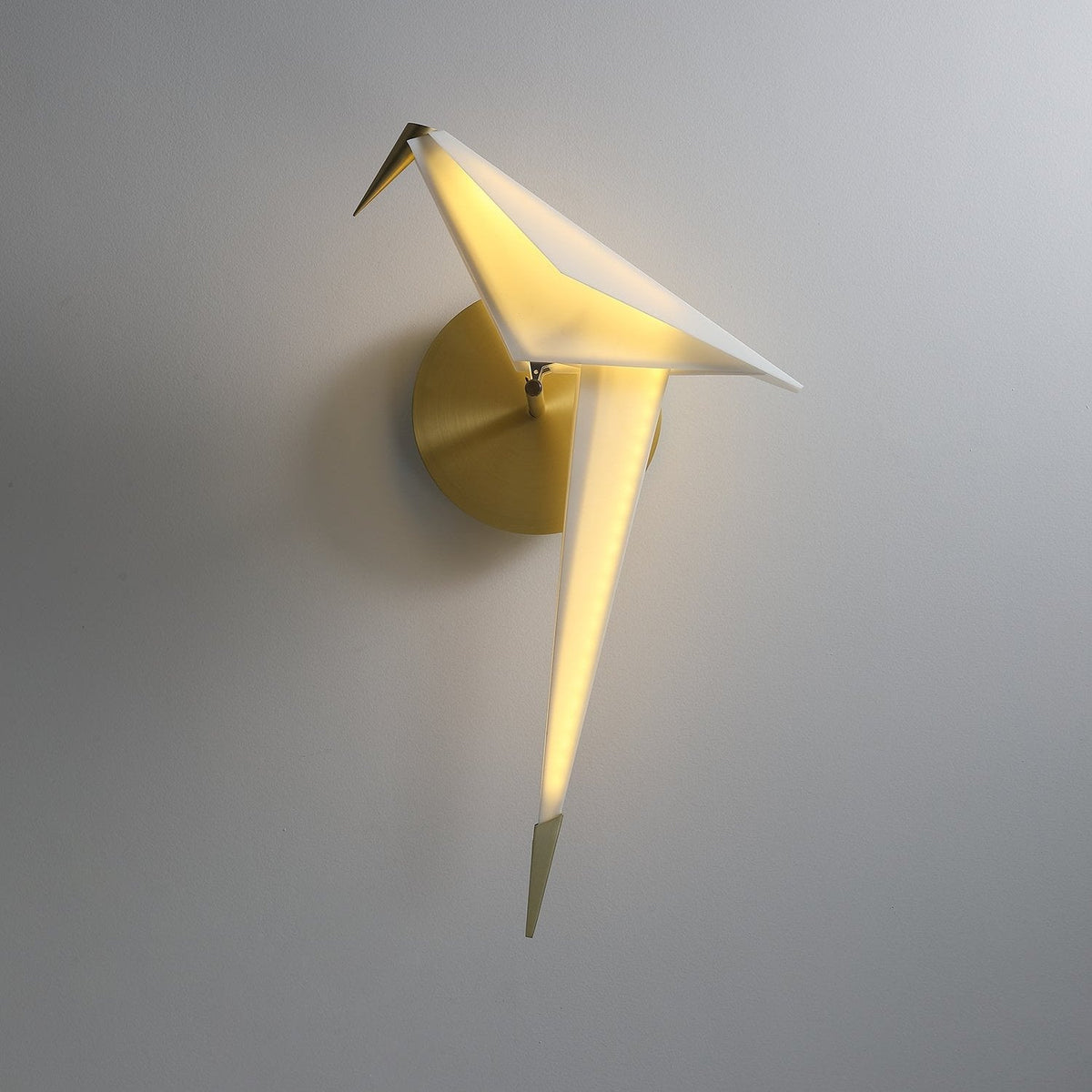 Bird-Inspired Wall Lamp with Adjustable Brightness