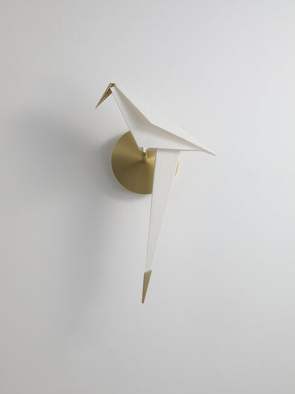 Bird-Inspired Wall Lamp with Adjustable Brightness