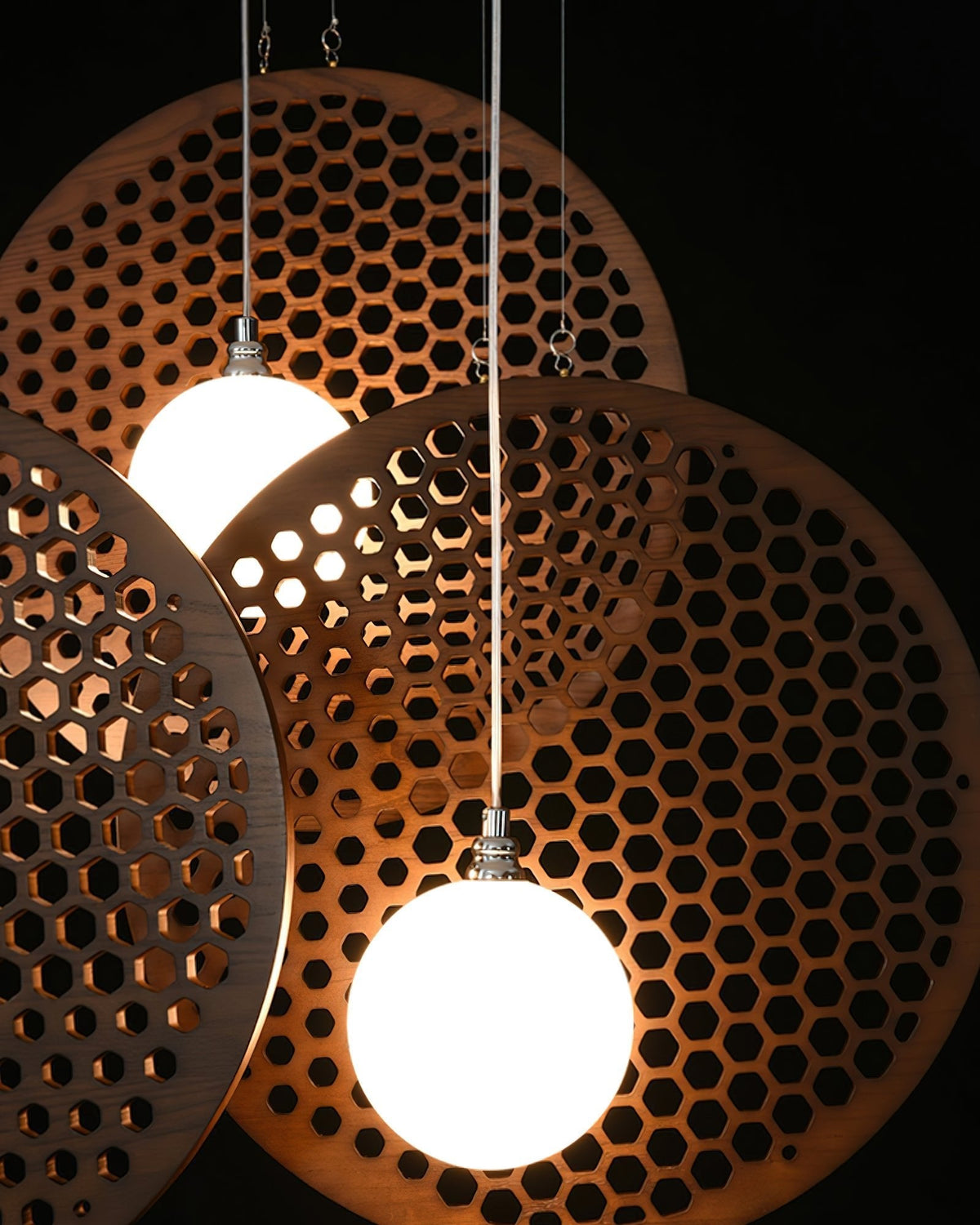 Bee Plate Chandelier with Adjustable Brightness