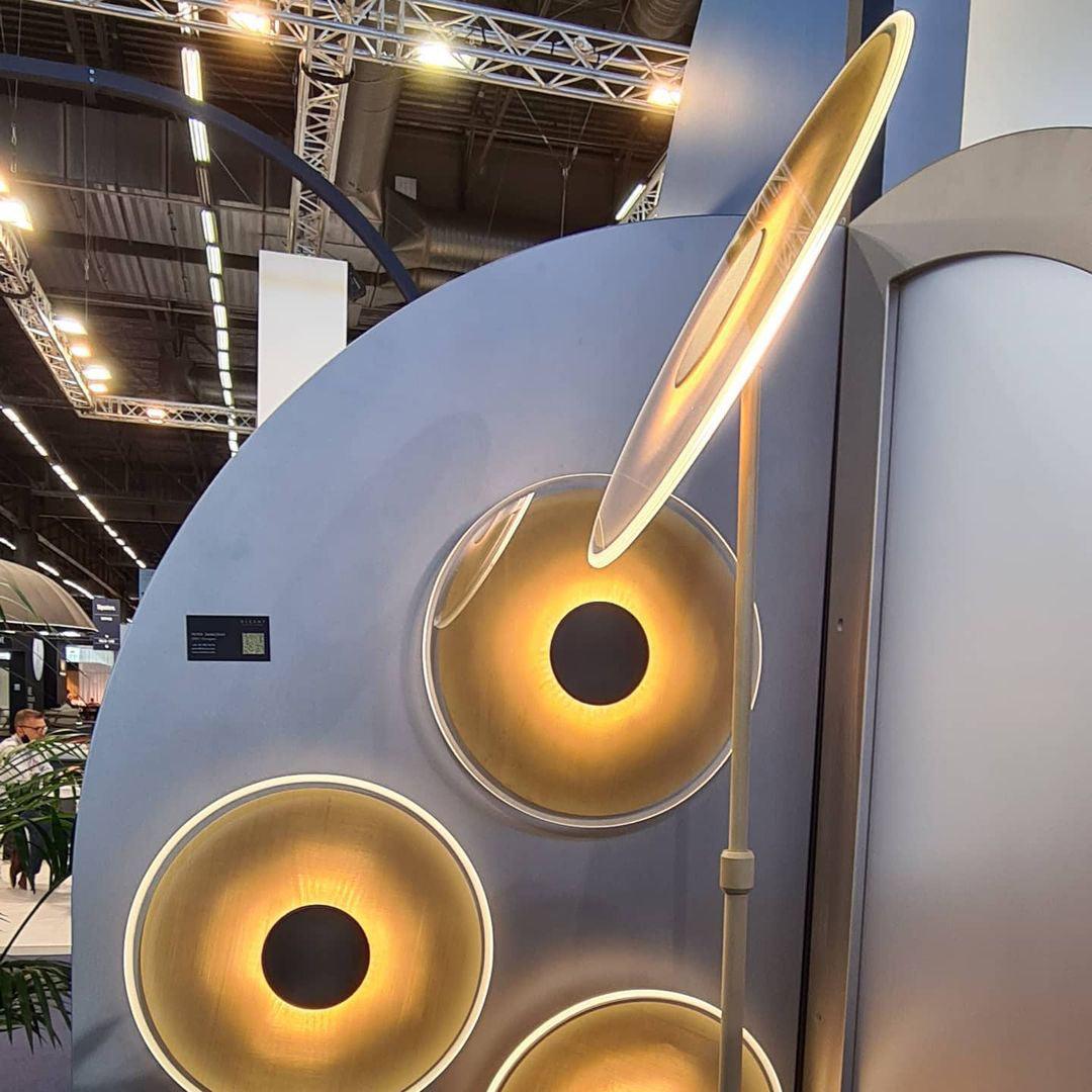 Luxora Floor Lamp Position 17