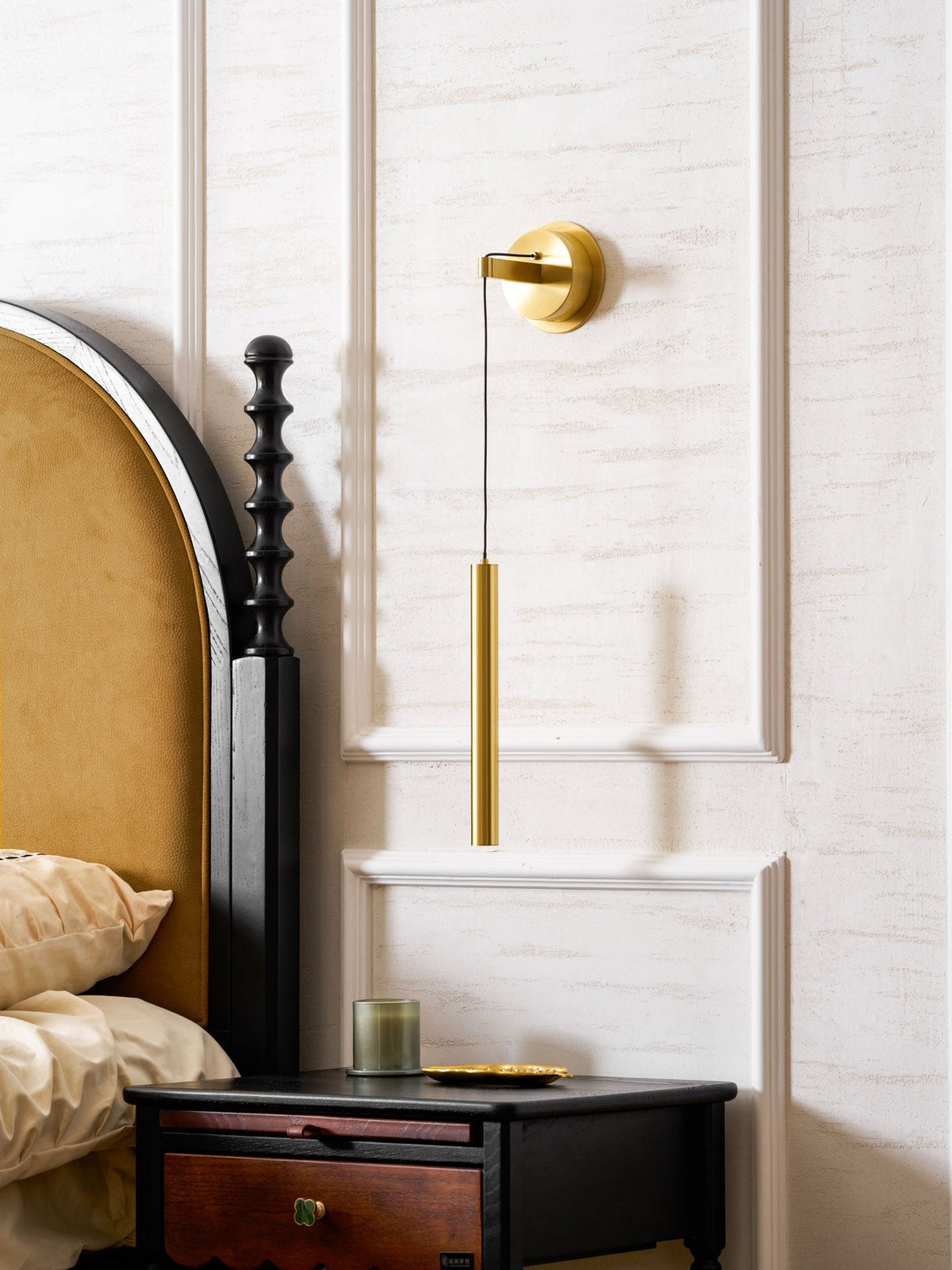 Brass Line Wall Light, Energy-Efficient LED