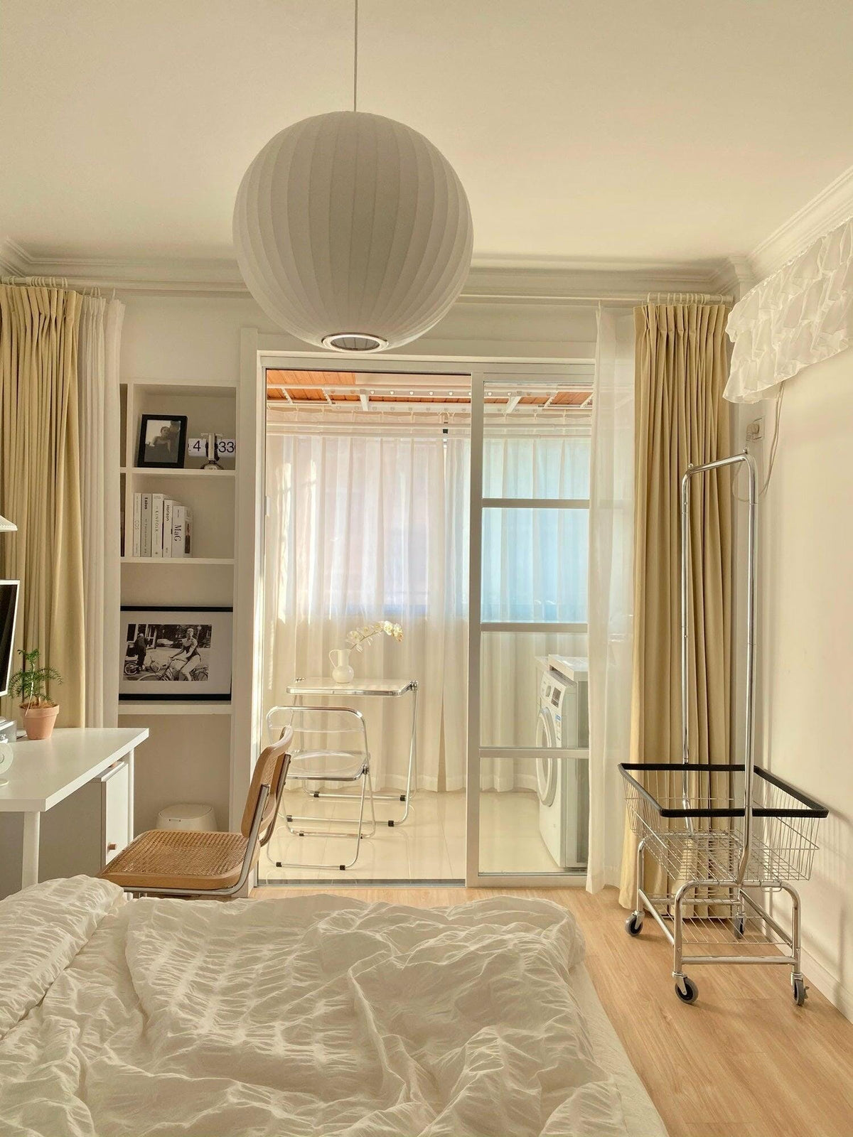Crisscross Bubble Pendant Light Position 151