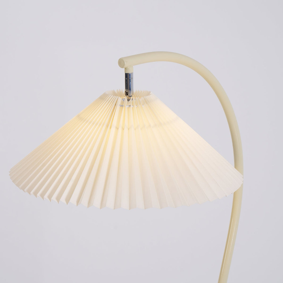 Pleated Floor Lamp with Adjustable Brightness