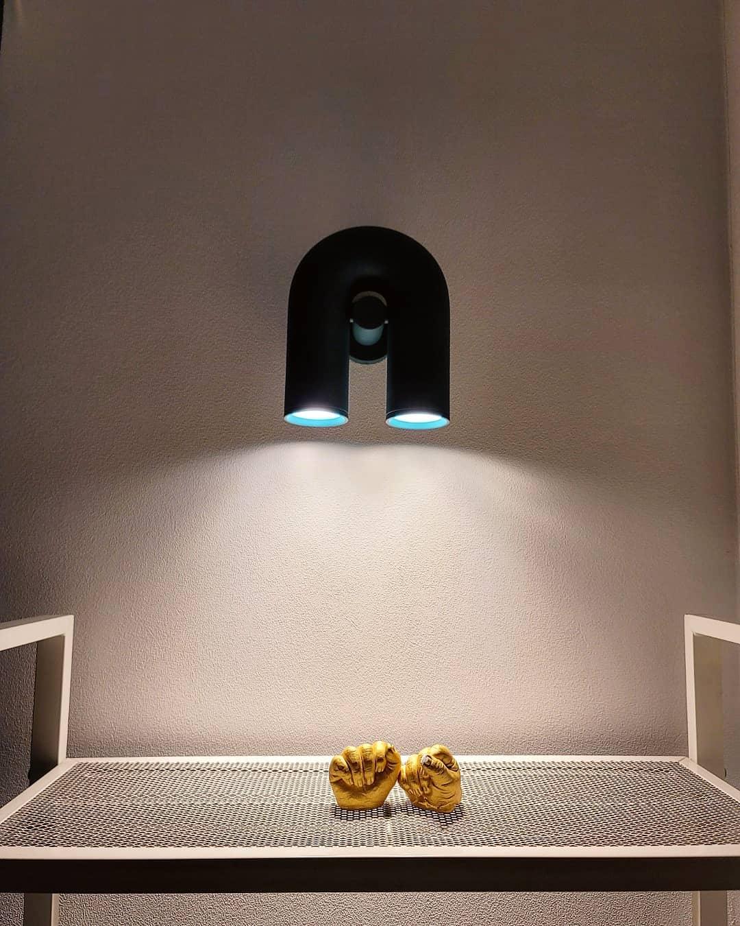 Round Wall Lamp with Adjustable Brightness