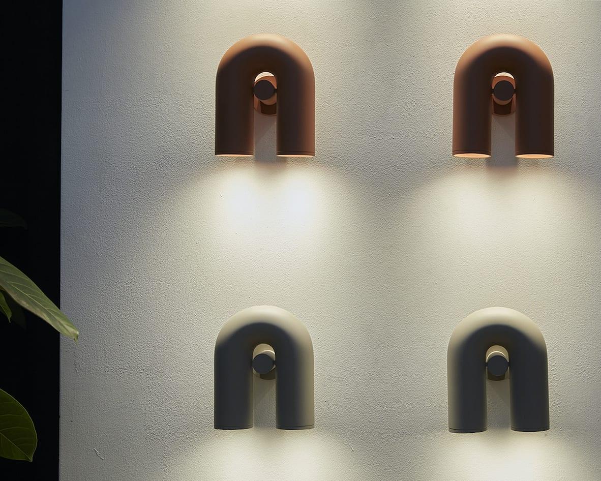 Round Wall Lamp with Adjustable Brightness