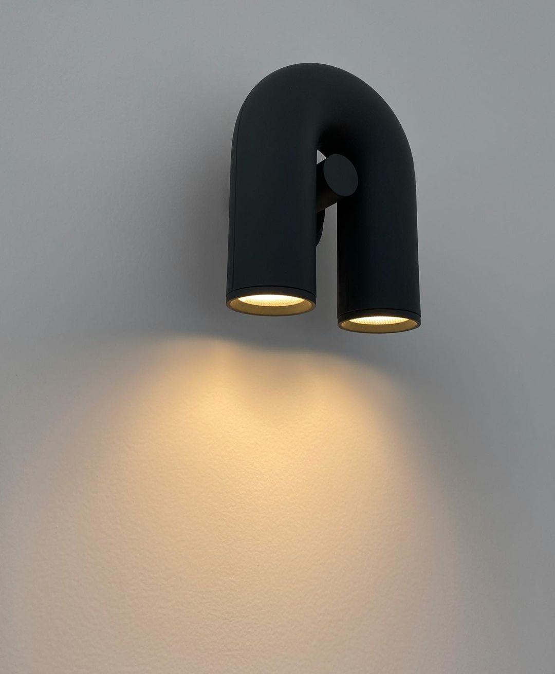 Round Wall Lamp with Adjustable Brightness