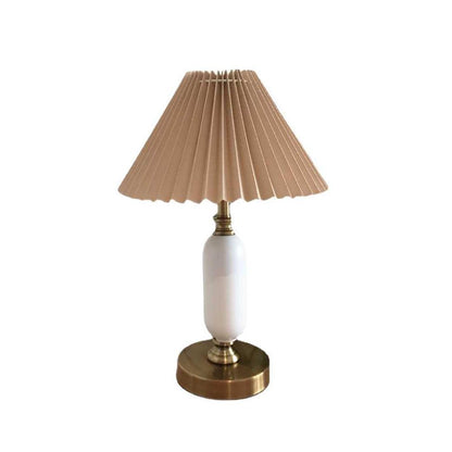 Classic Antique Table Lamp with Adjustable Brightness — detail view