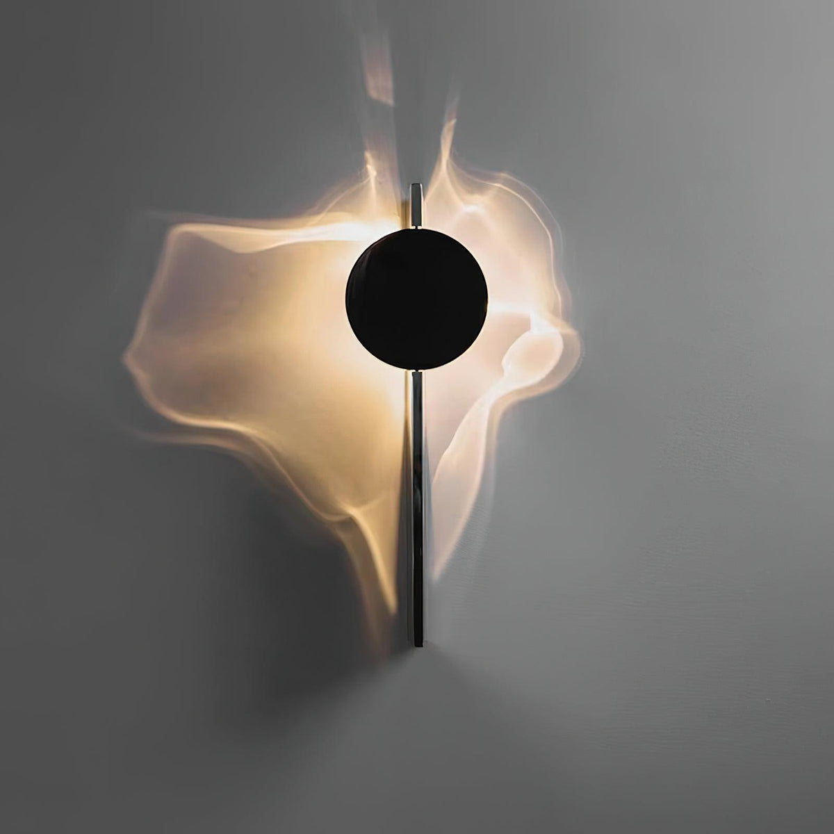 Wall Lamp with Dynamic Shadow Effect