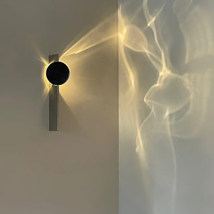 Wall Lamp with Dynamic Shadow Effect