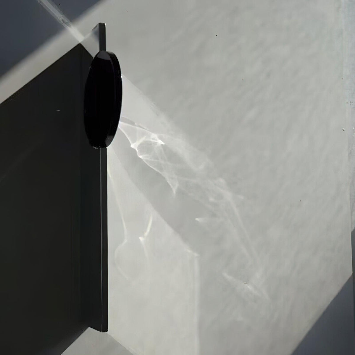 Wall Lamp with Dynamic Shadow Effect