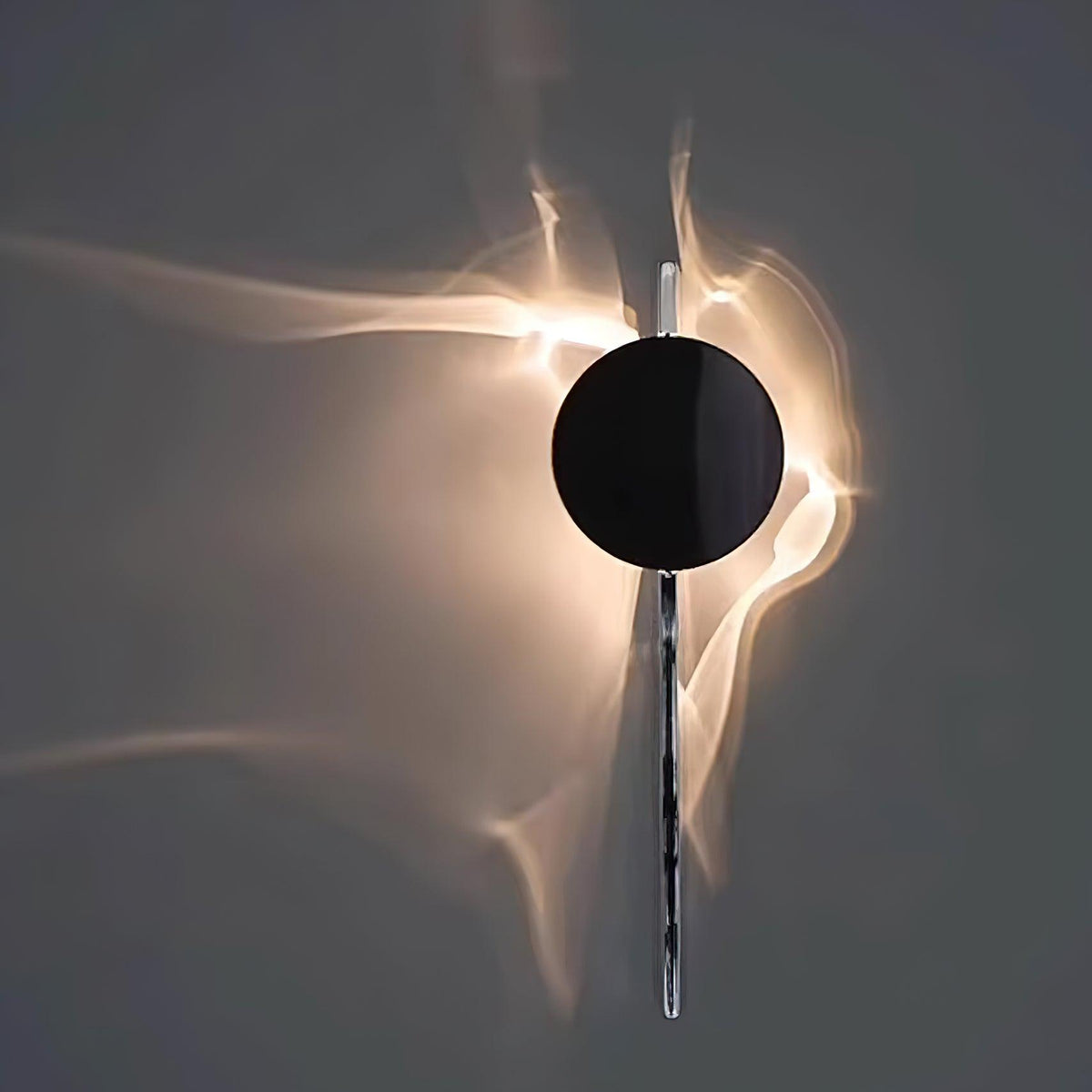 Wall Lamp with Dynamic Shadow Effect