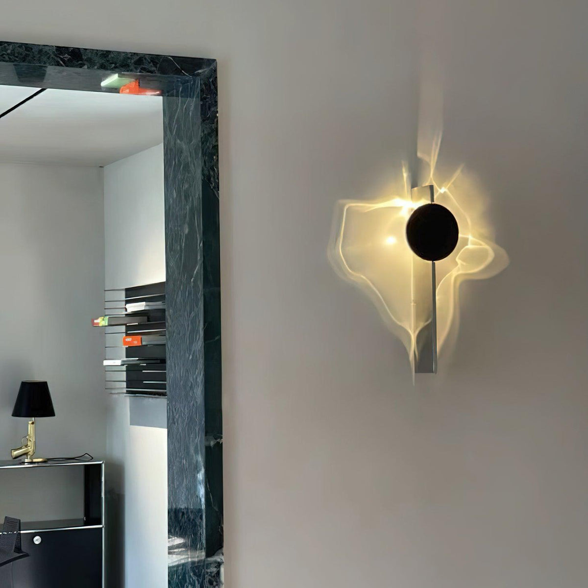 Wall Lamp with Dynamic Shadow Effect