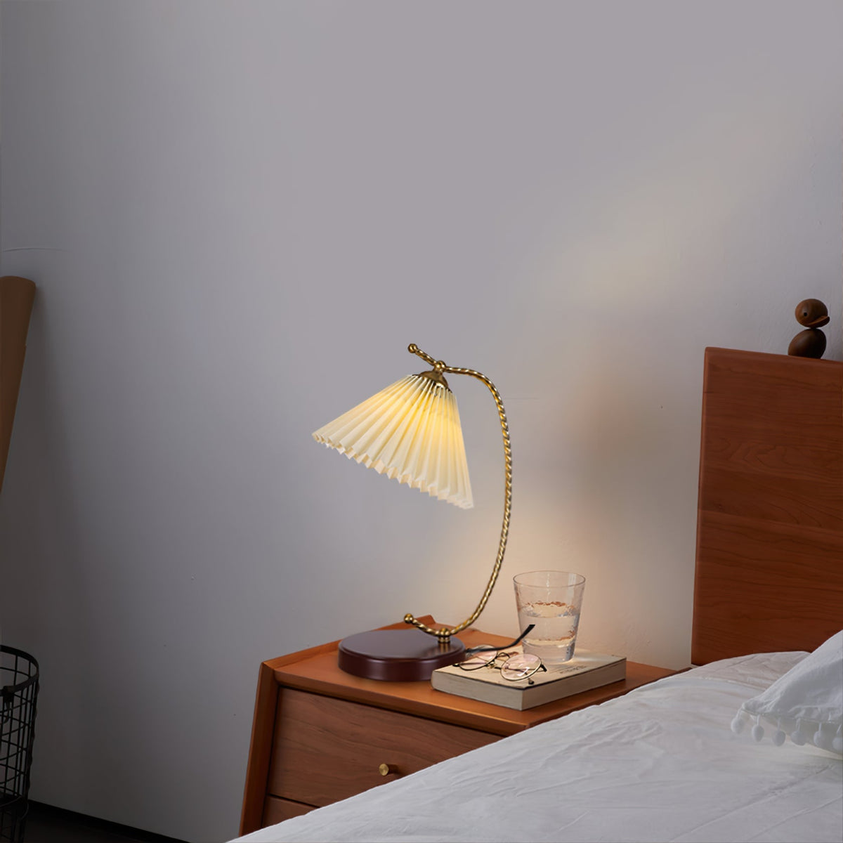 Compact Table Lamp with Adjustable Brightness