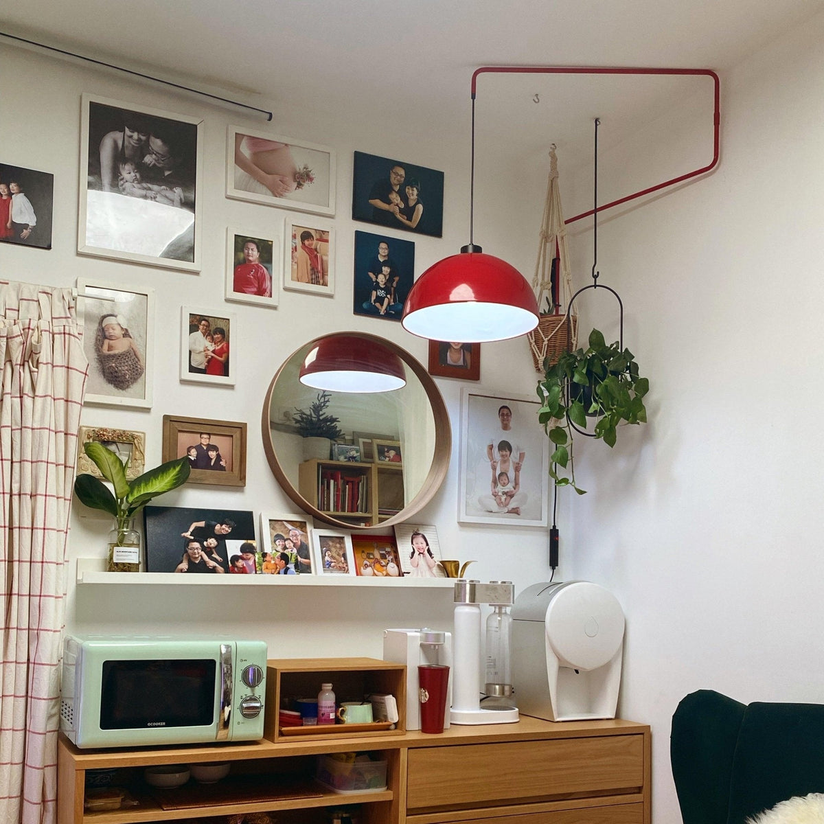 Round Plug-In Wall Lamp with Adjustable Brightness