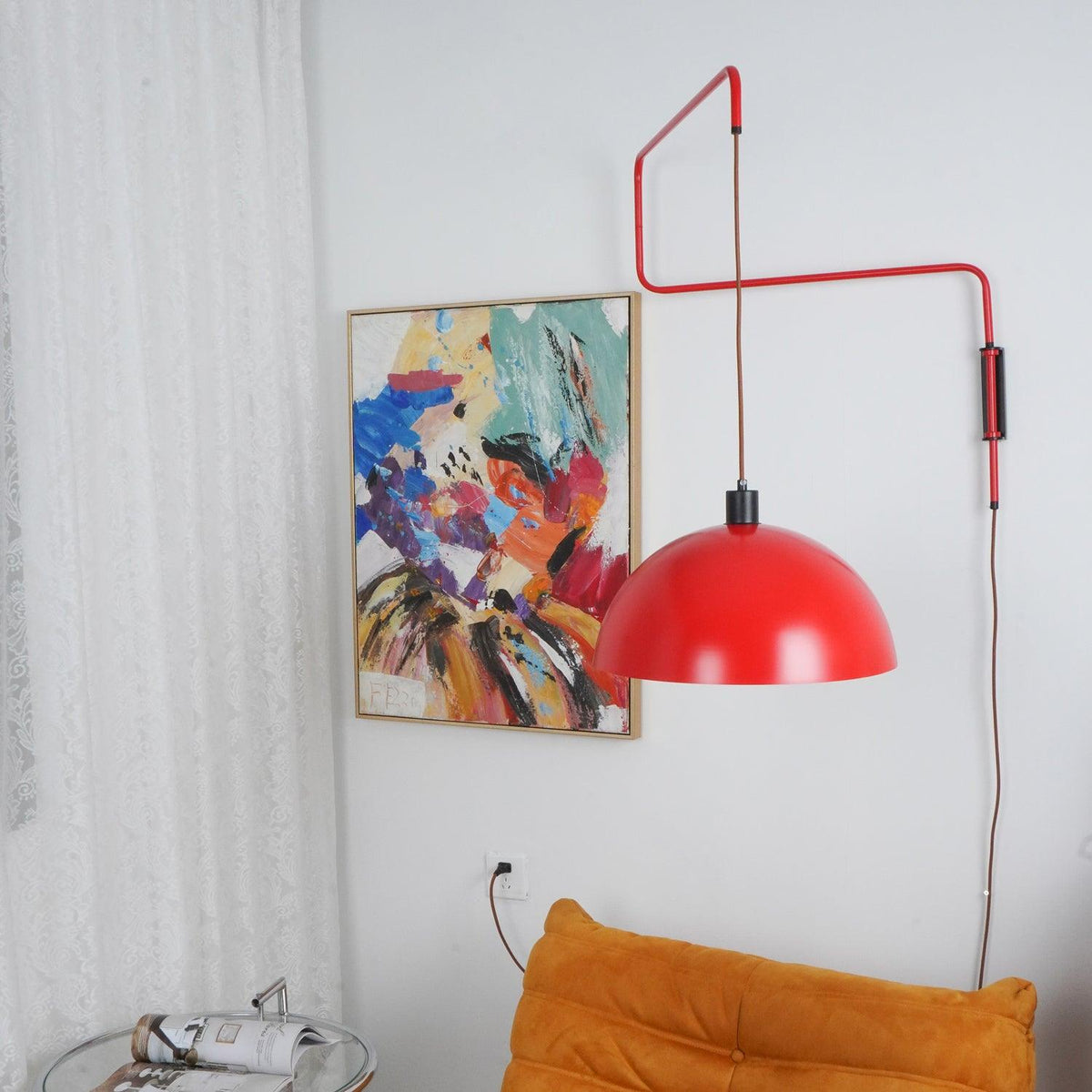 Round Plug-In Wall Lamp with Adjustable Brightness