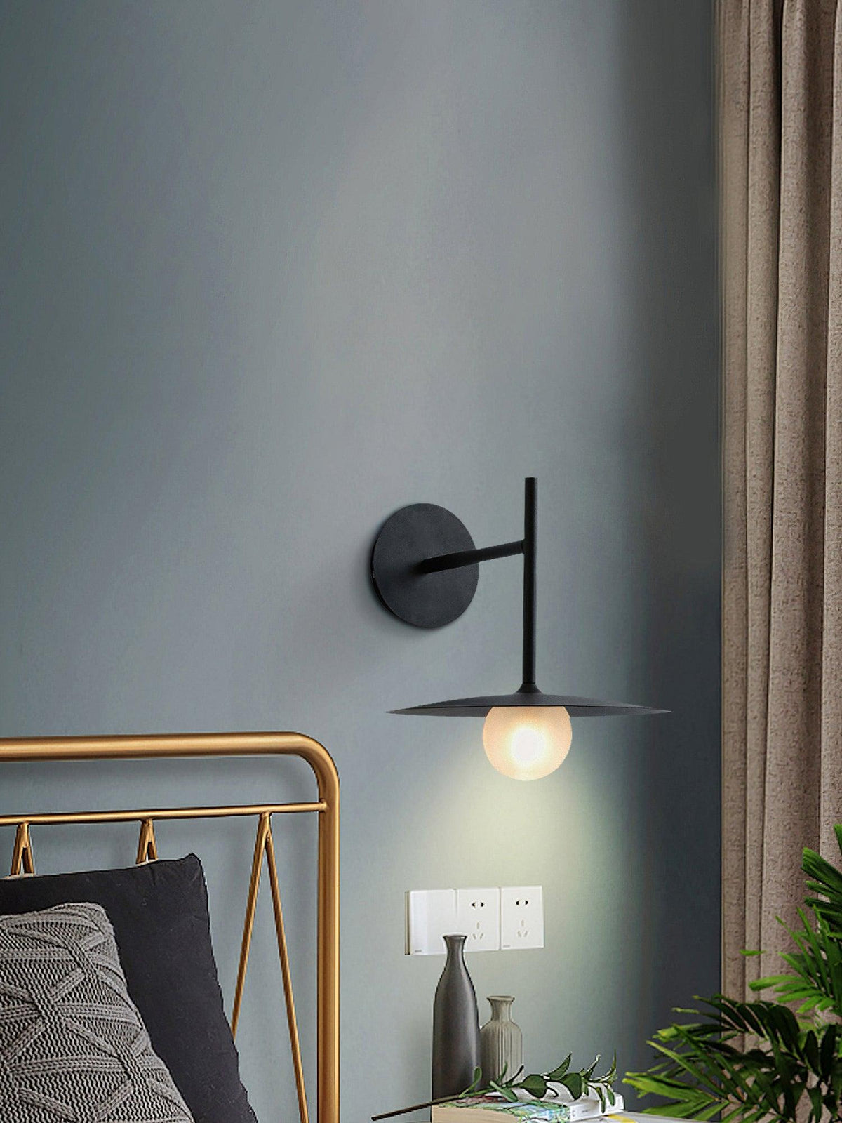 Industrial Iron Wall Lamp with Adjustable Angle