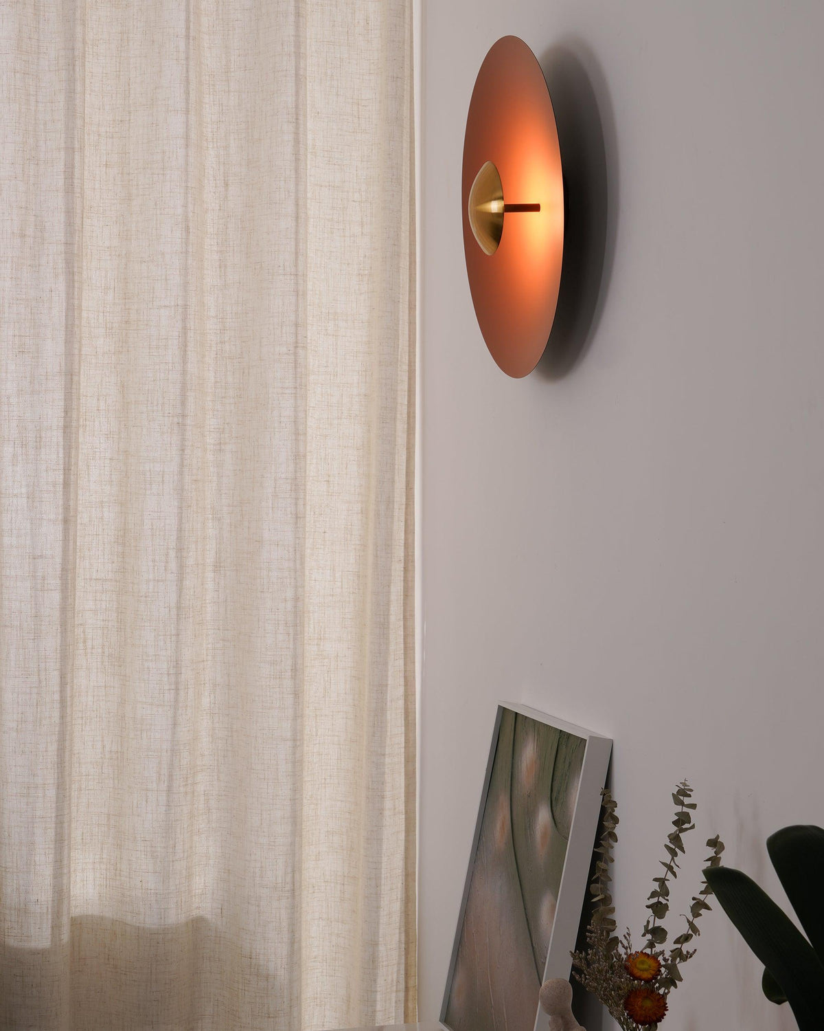 Round Wall Light with Adjustable Brightness