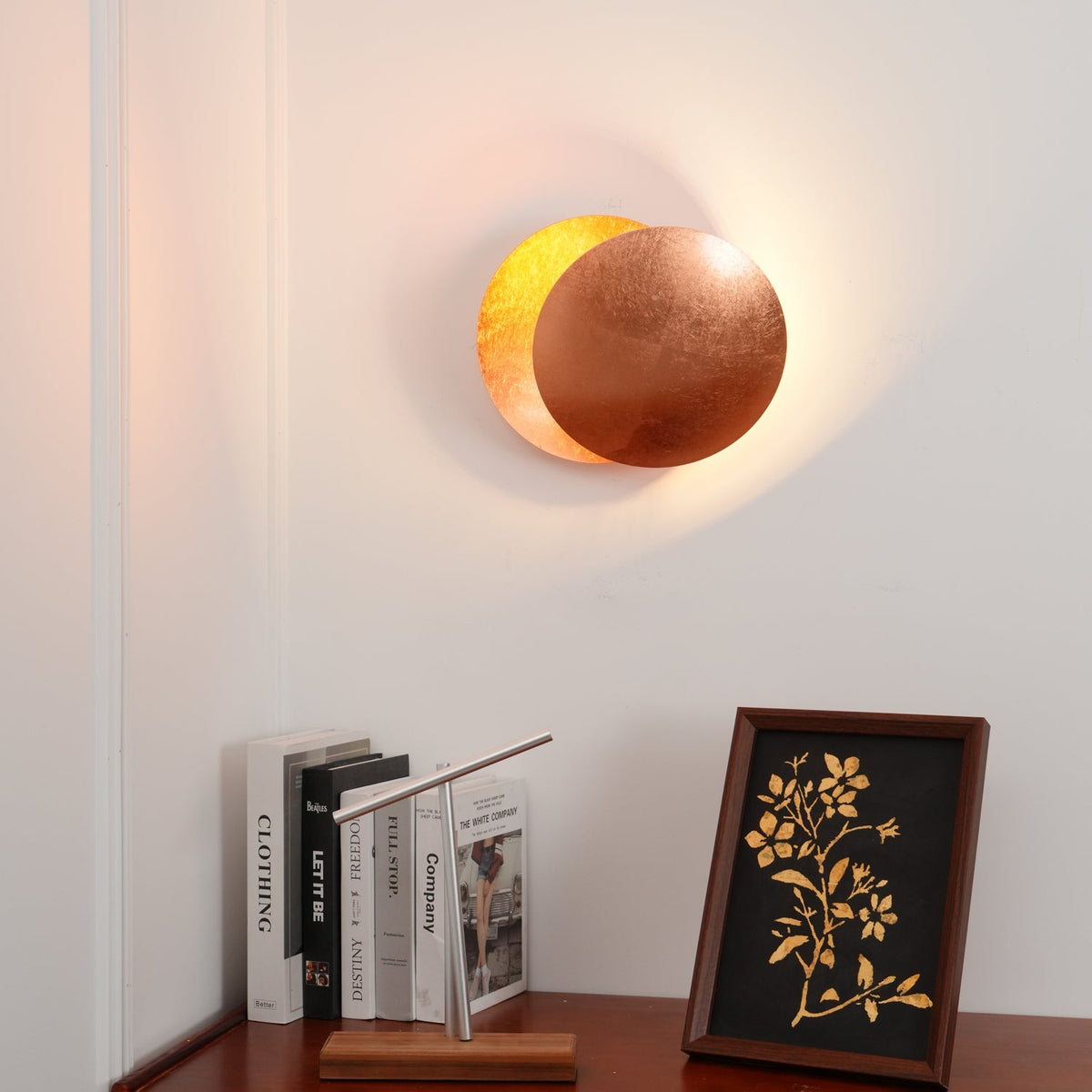 Modern Wall Lamp with Adjustable Angle