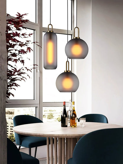 Pendulum Glass Pendant Lamp with Adjustable Height — detail view