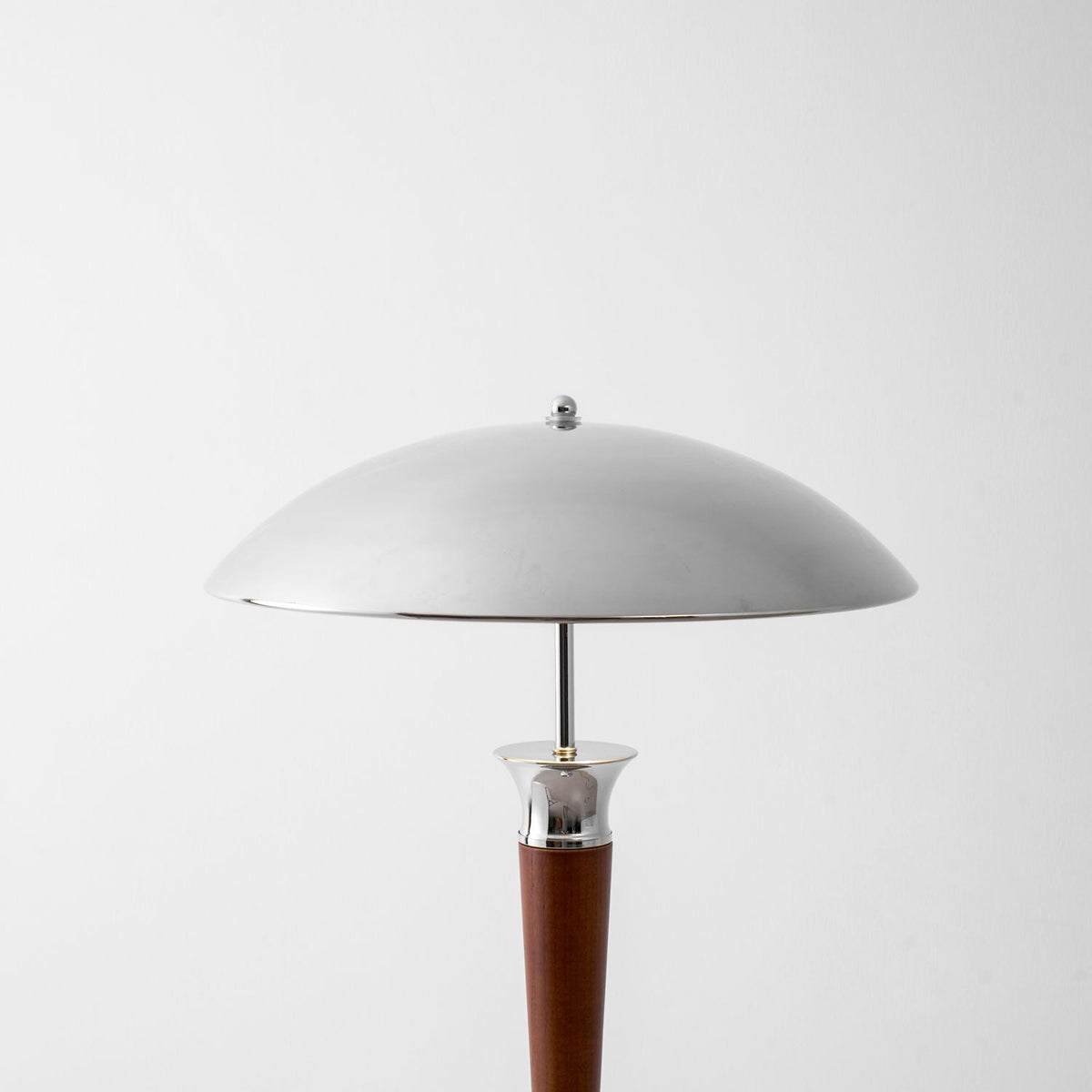 Helmet Floor Lamp Position 31