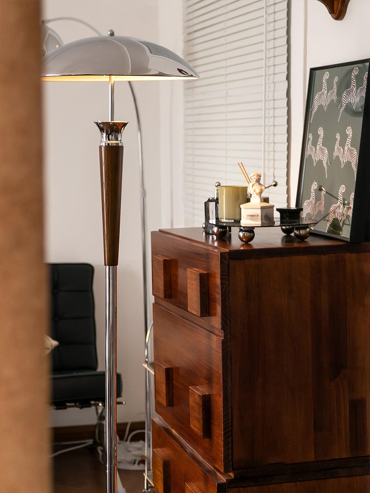 Helmet Floor Lamp Position 9