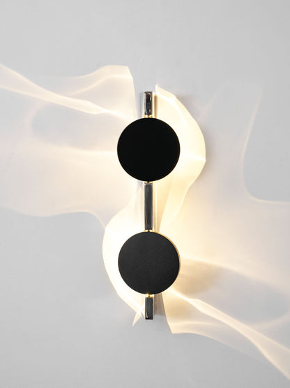 Wall Lamp with Dynamic Shadow Effect