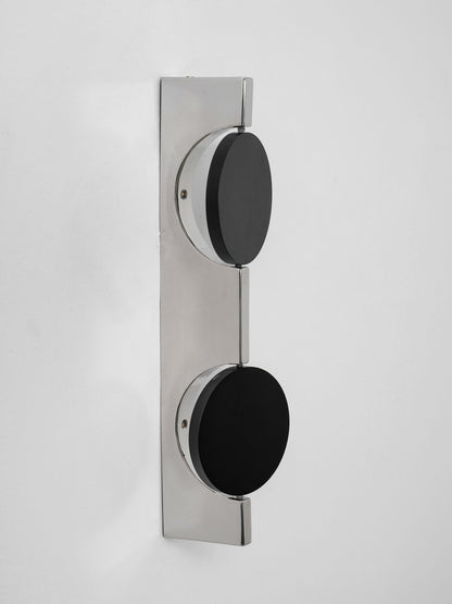 Wall Lamp with Dynamic Shadow Effect