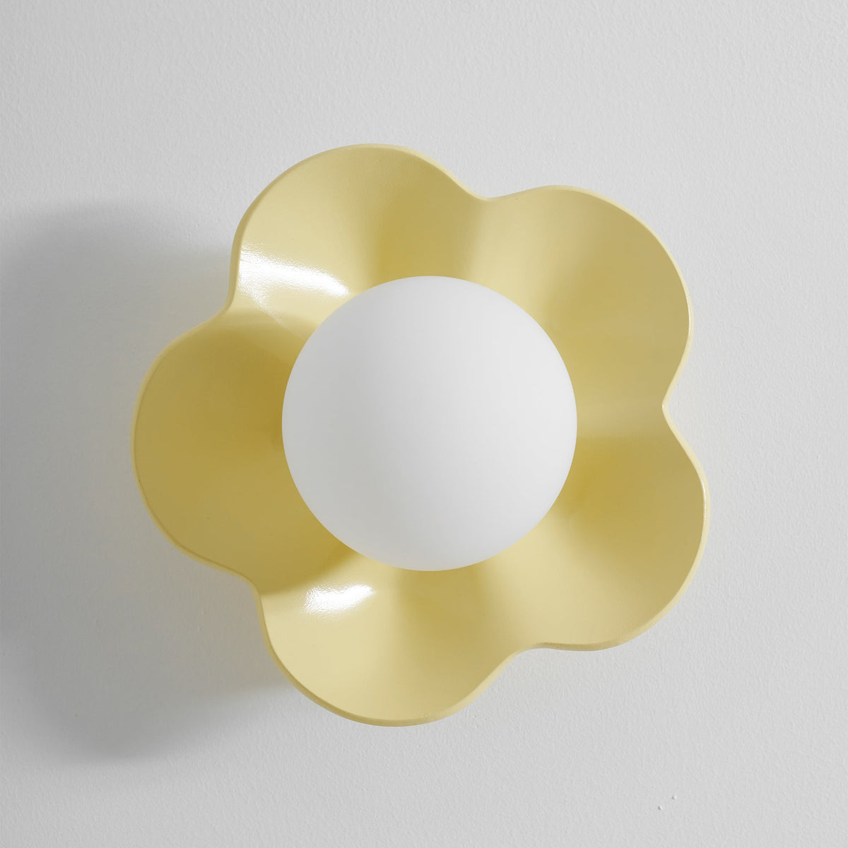 Flower-Shaped Wall Lamp with Adjustable Brightness