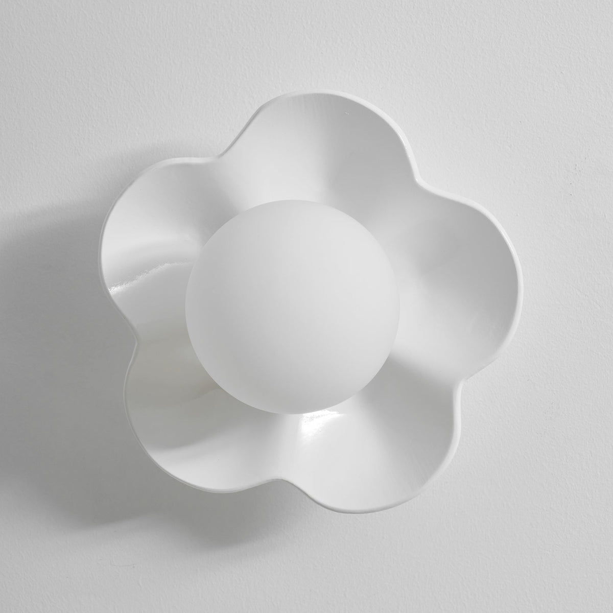 Flower-Shaped Wall Lamp with Adjustable Brightness