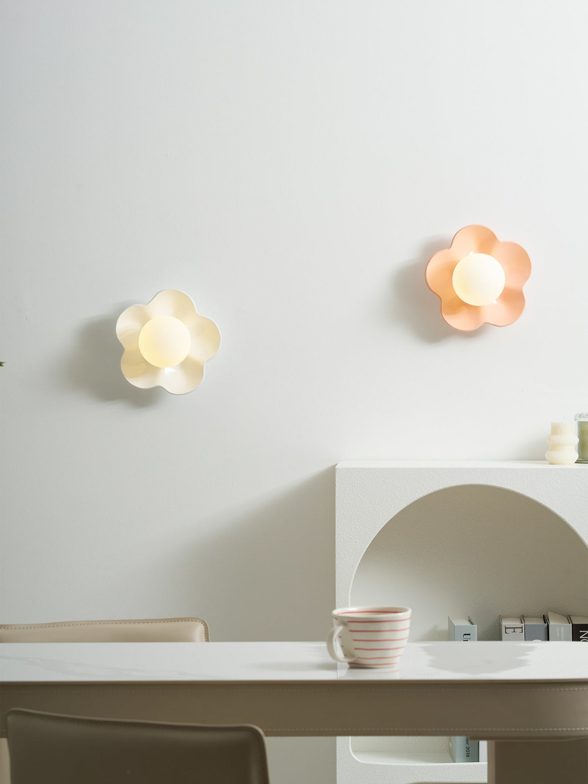 Flower-Shaped Wall Lamp with Adjustable Brightness