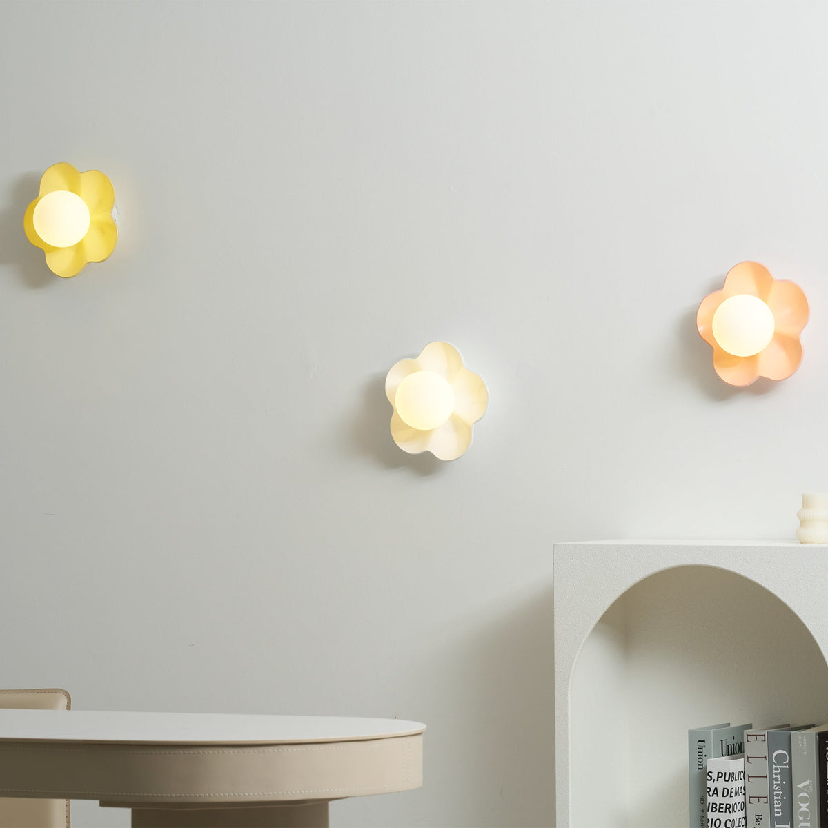 Flower-Shaped Wall Lamp with Adjustable Brightness