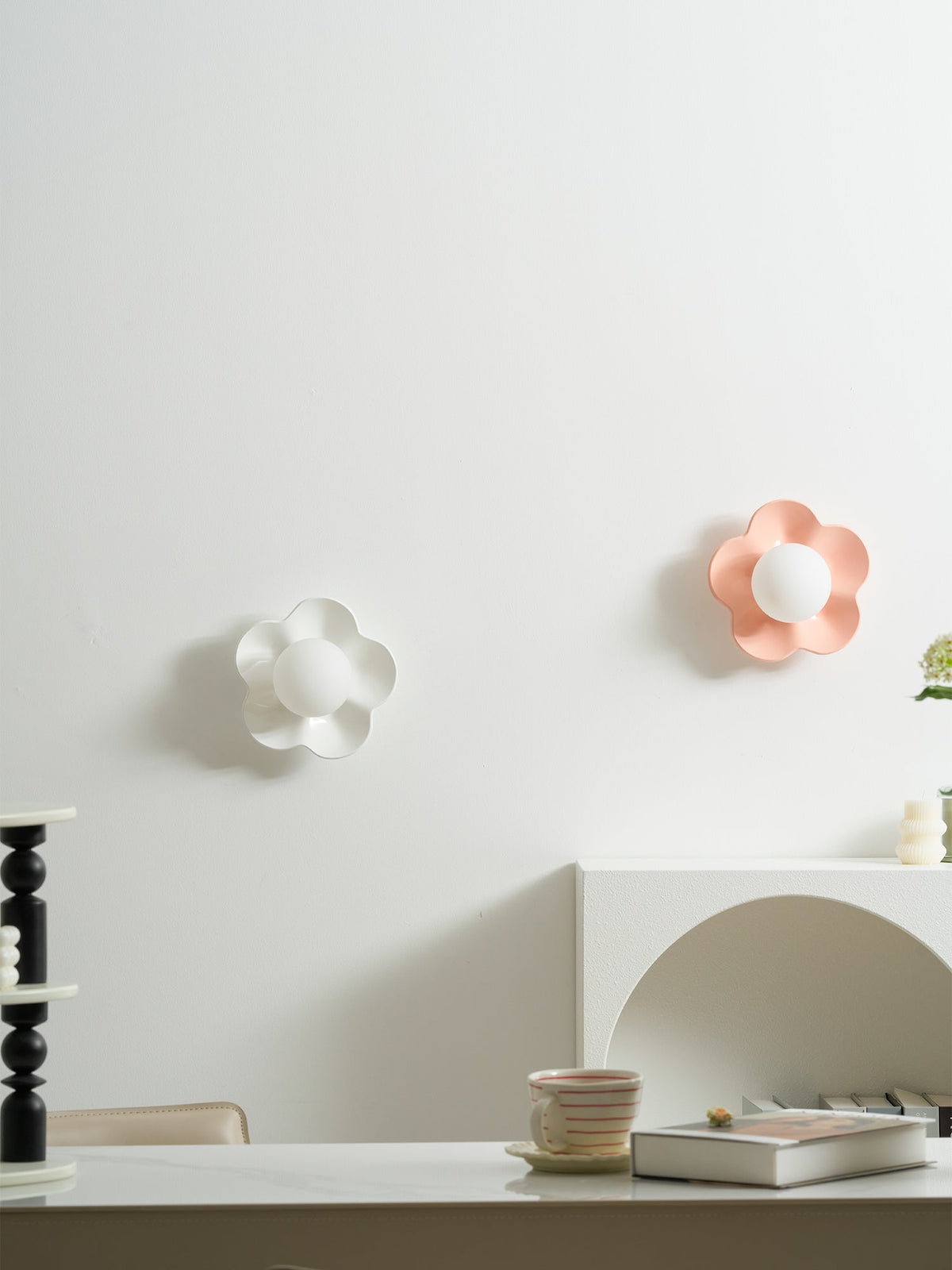 Flower-Shaped Wall Lamp with Adjustable Brightness