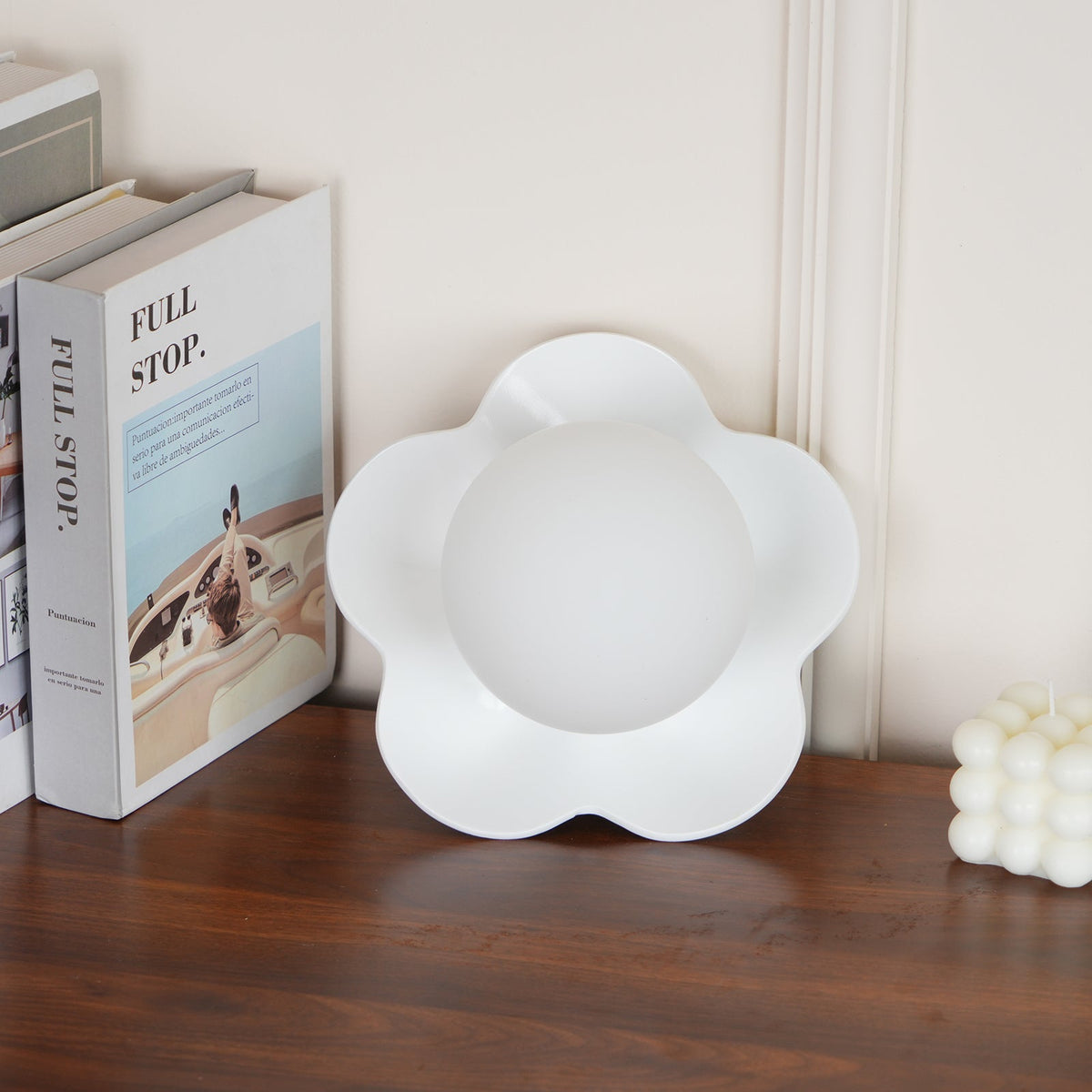 Flower-Shaped Wall Lamp with Adjustable Brightness
