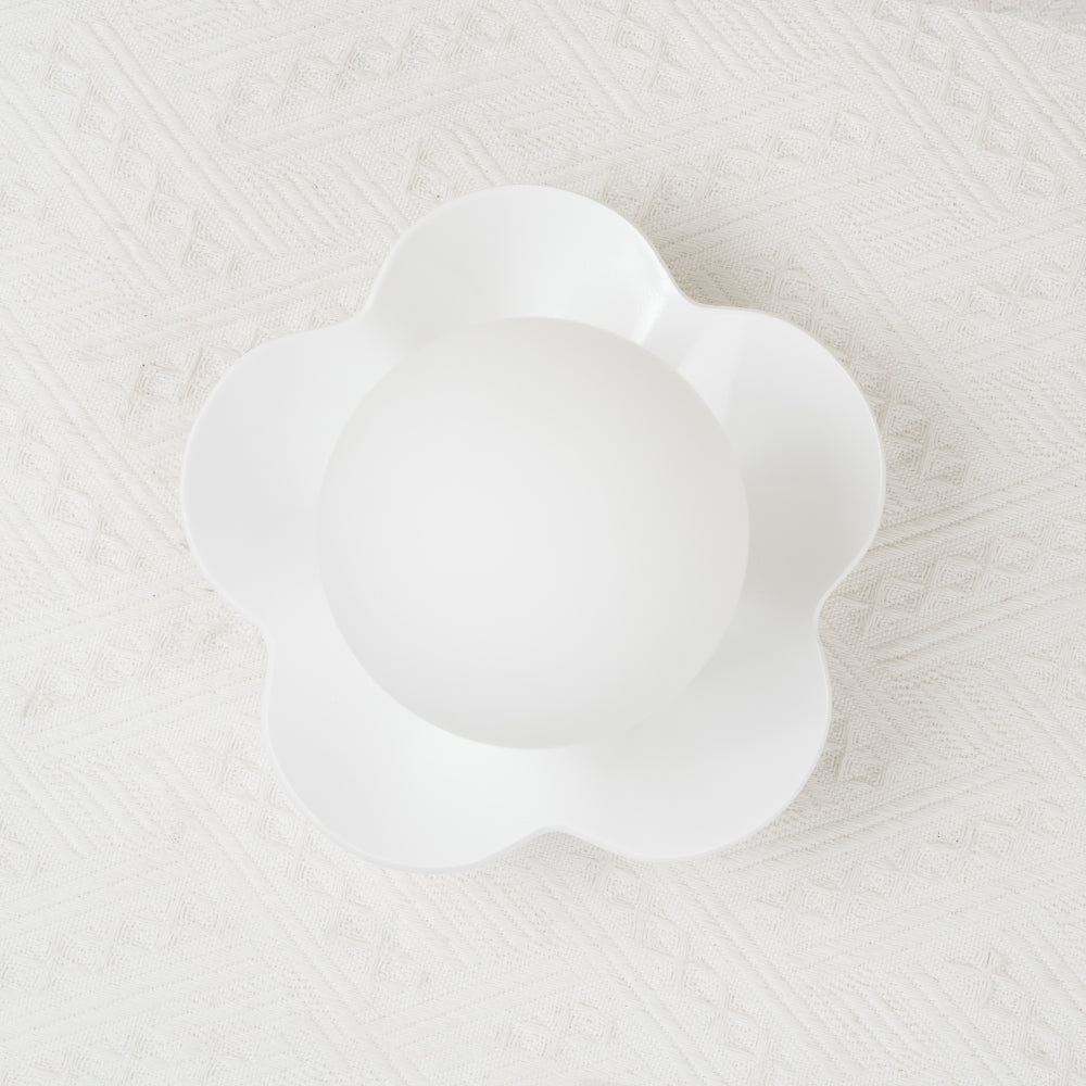 Flower-Shaped Wall Lamp with Adjustable Brightness