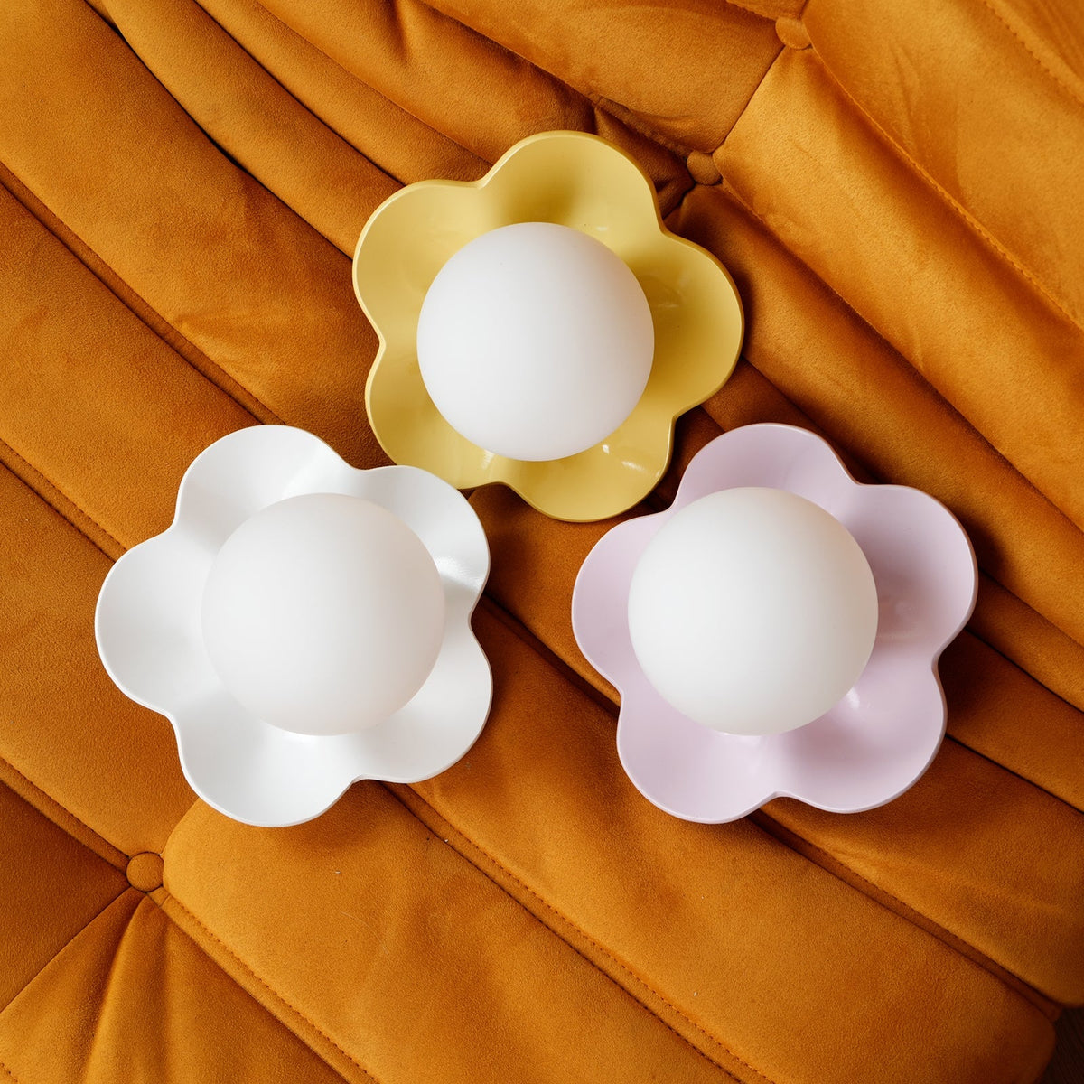 Flower-Shaped Wall Lamp with Adjustable Brightness