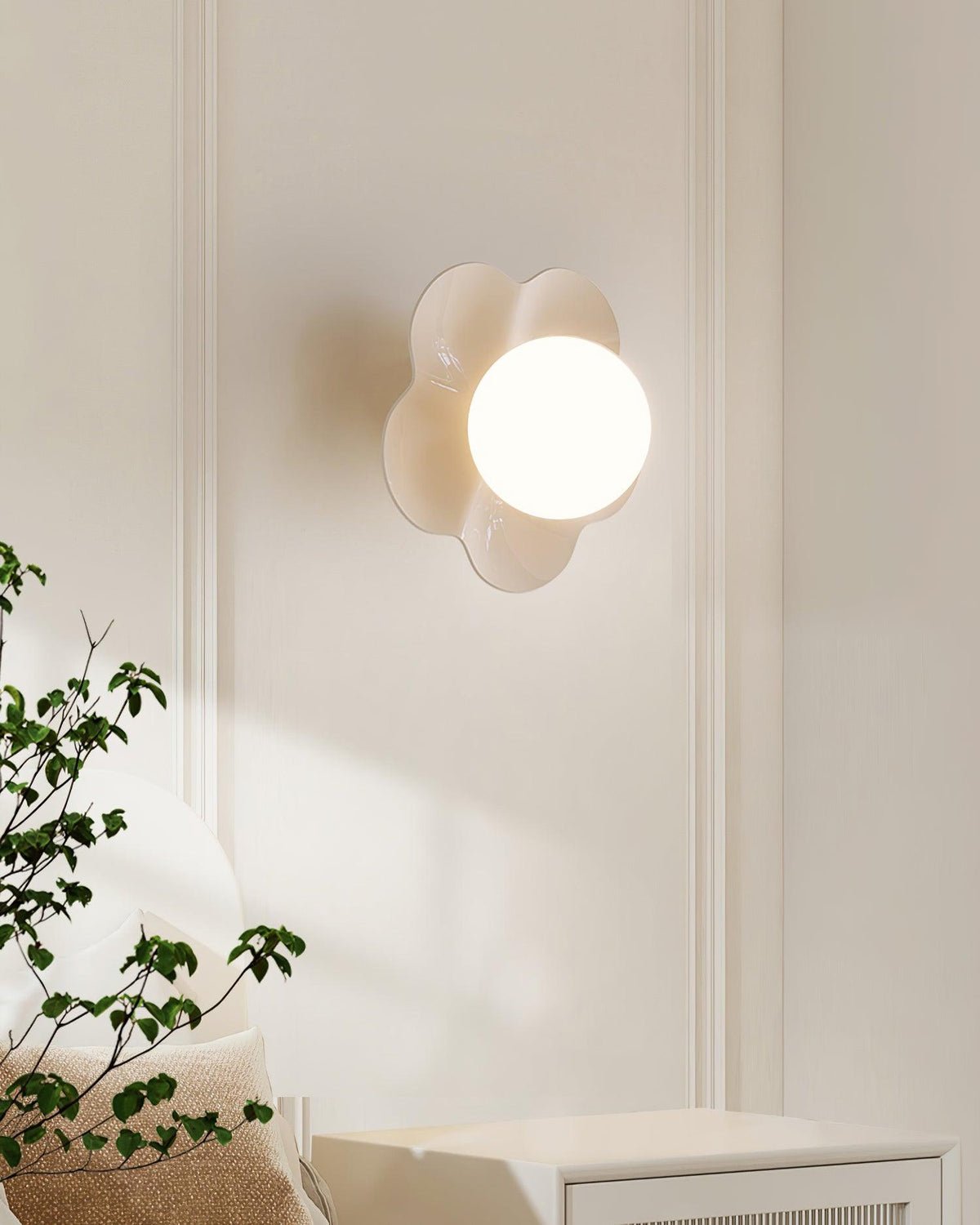 Flower-Shaped Wall Lamp with Adjustable Brightness
