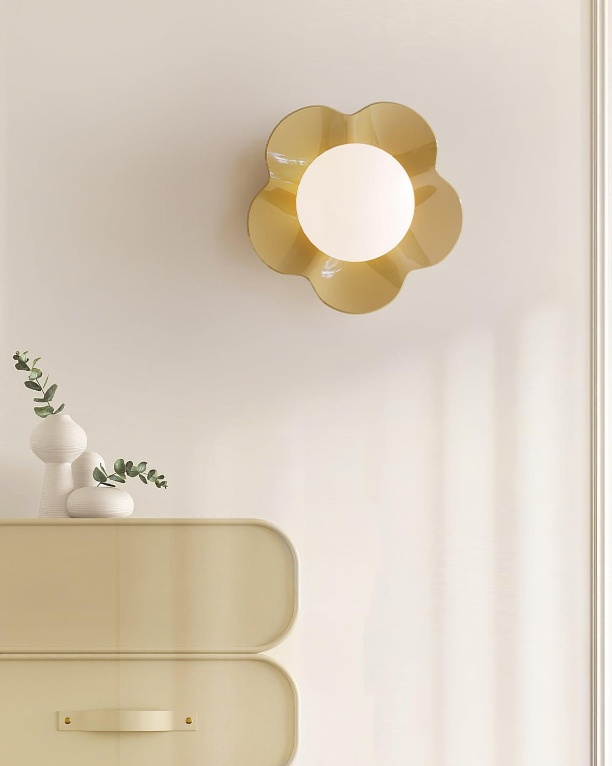 Flower-Shaped Wall Lamp with Adjustable Brightness