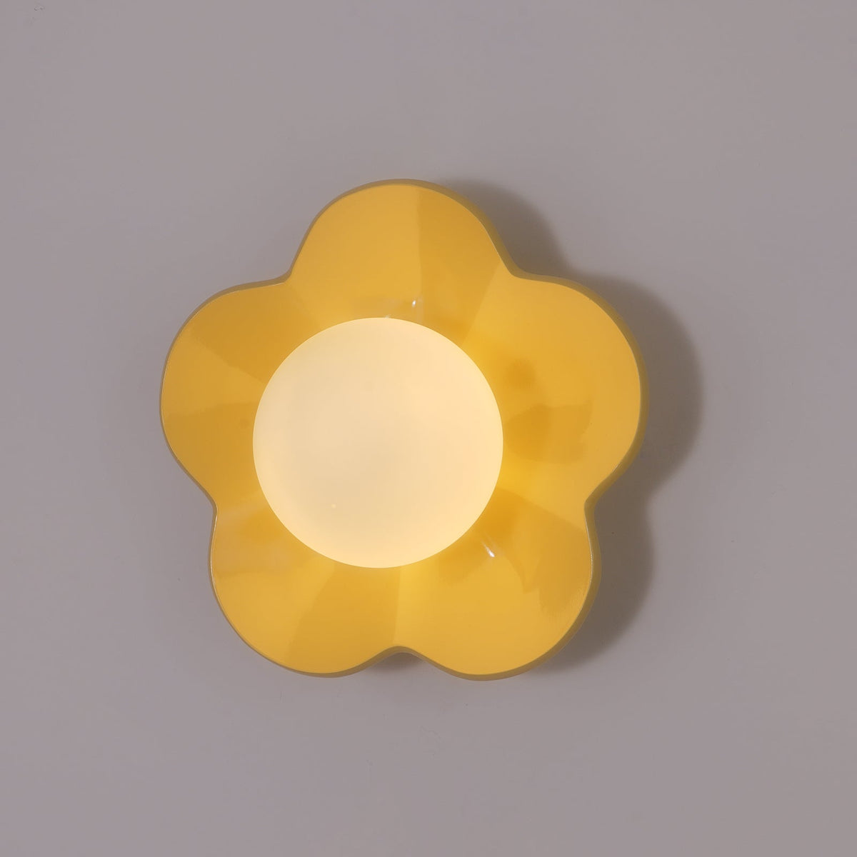 Flower-Shaped Wall Lamp with Adjustable Brightness
