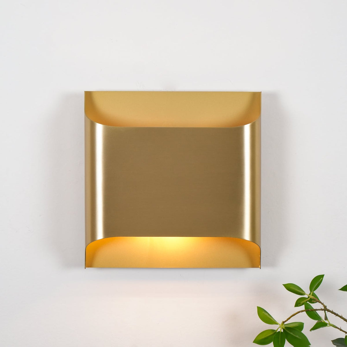 Brass Wall Lamp with Adjustable Light Direction