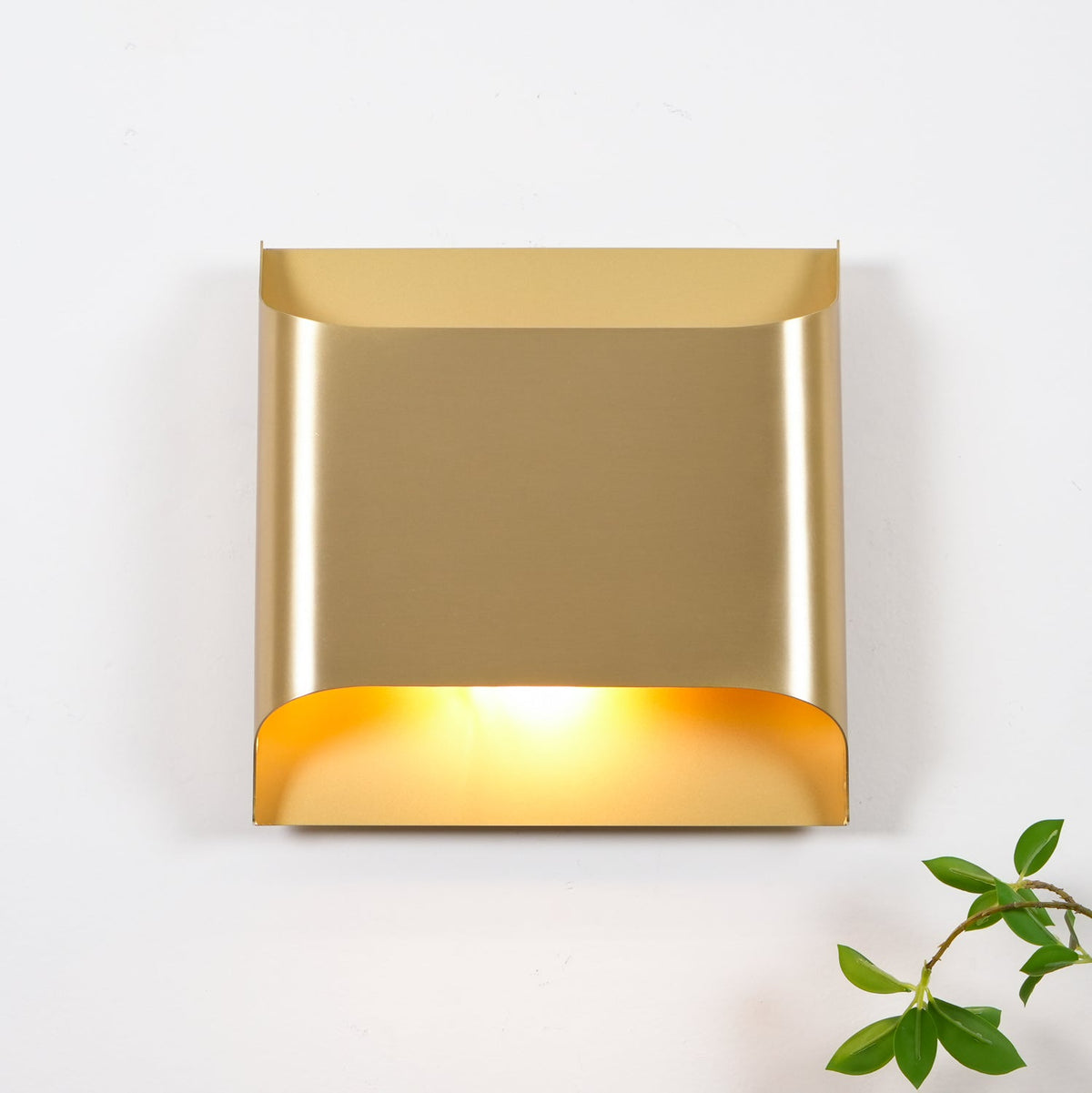 Brass Wall Lamp with Adjustable Light Direction