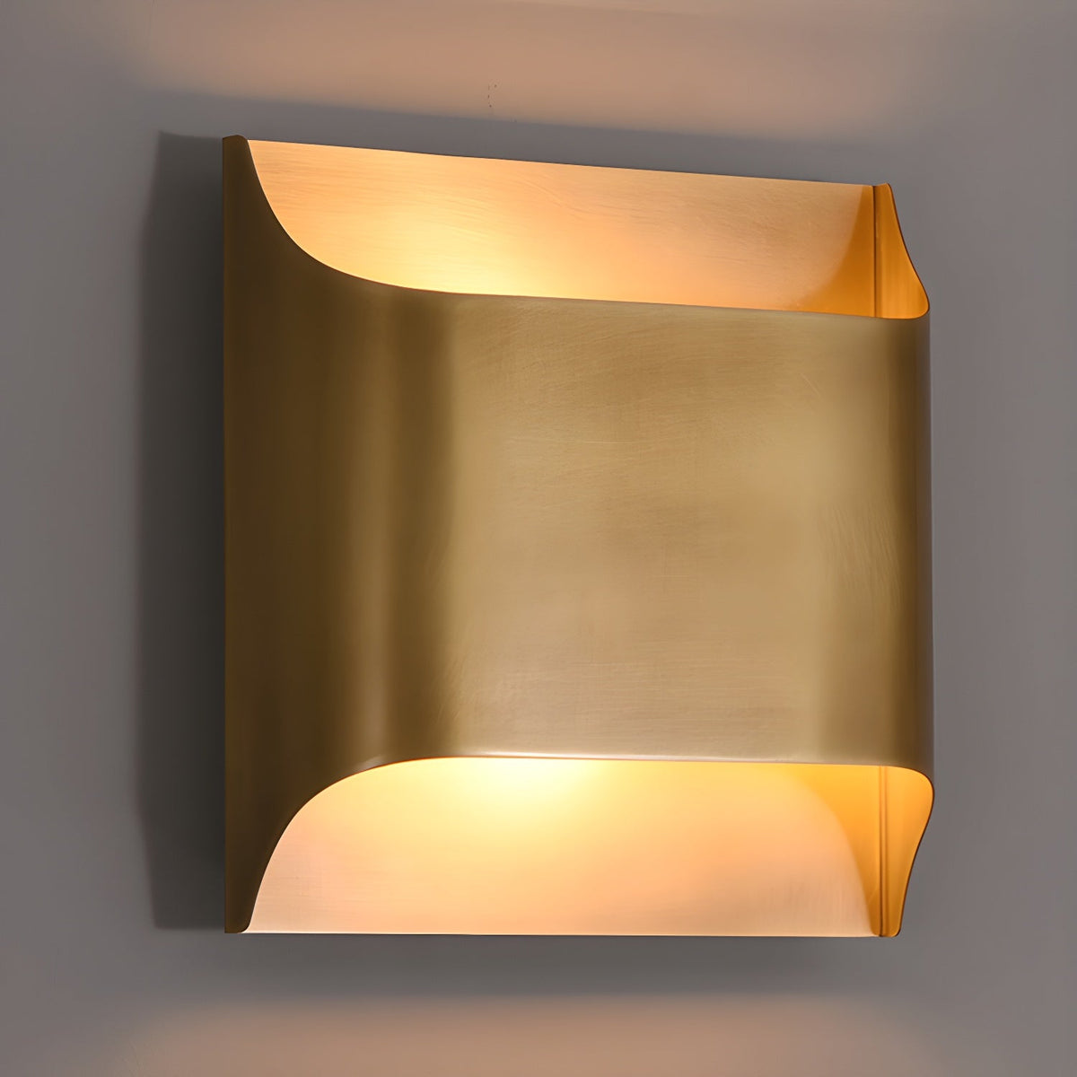 Brass Wall Lamp with Adjustable Light Direction