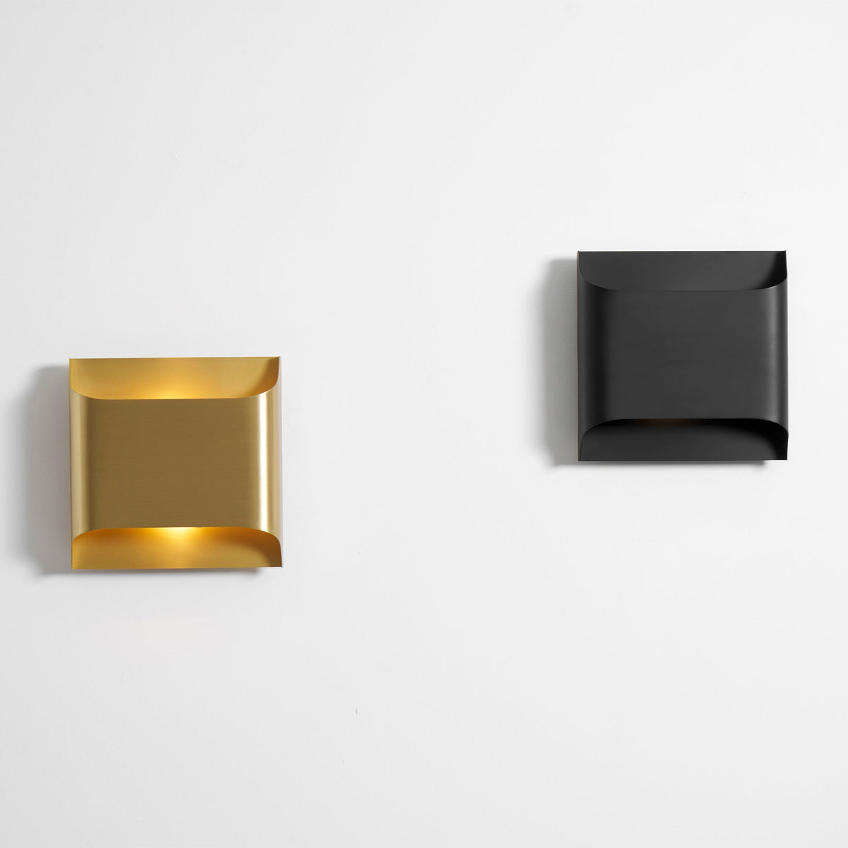 Brass Wall Lamp with Adjustable Light Direction