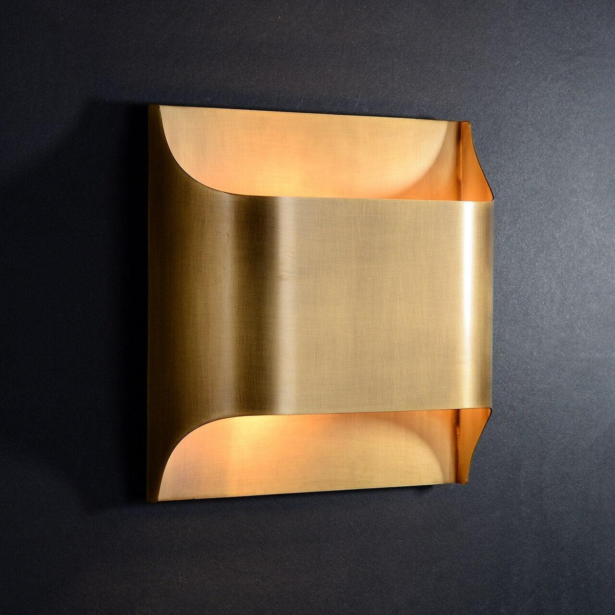 Brass Wall Lamp with Adjustable Light Direction