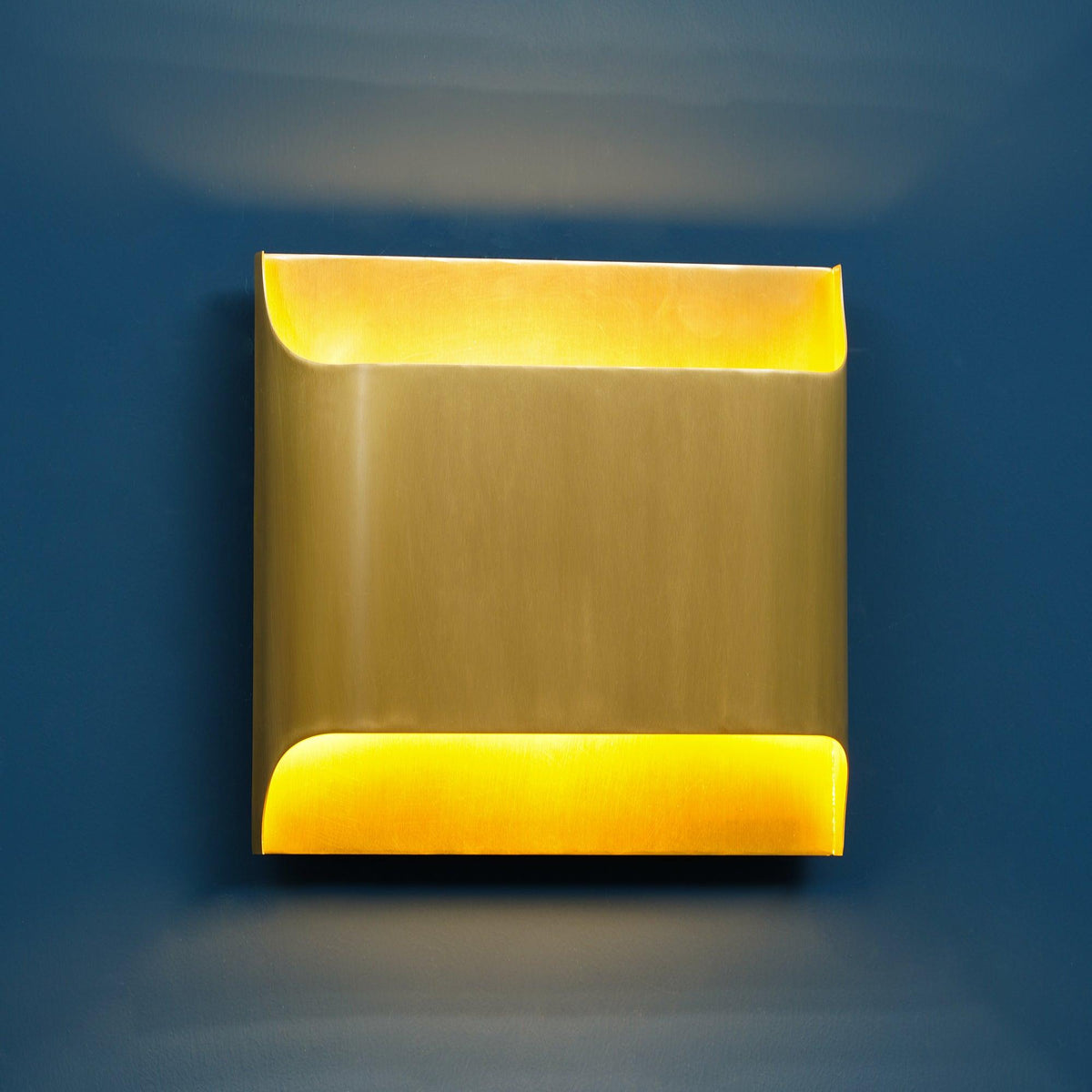 Brass Wall Lamp with Adjustable Light Direction
