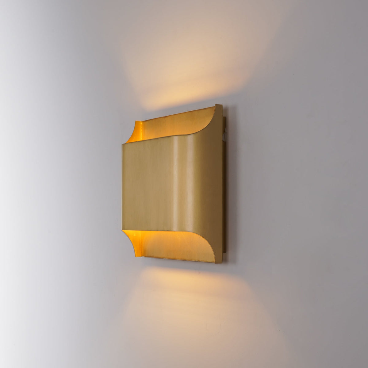 Brass Wall Lamp with Adjustable Light Direction
