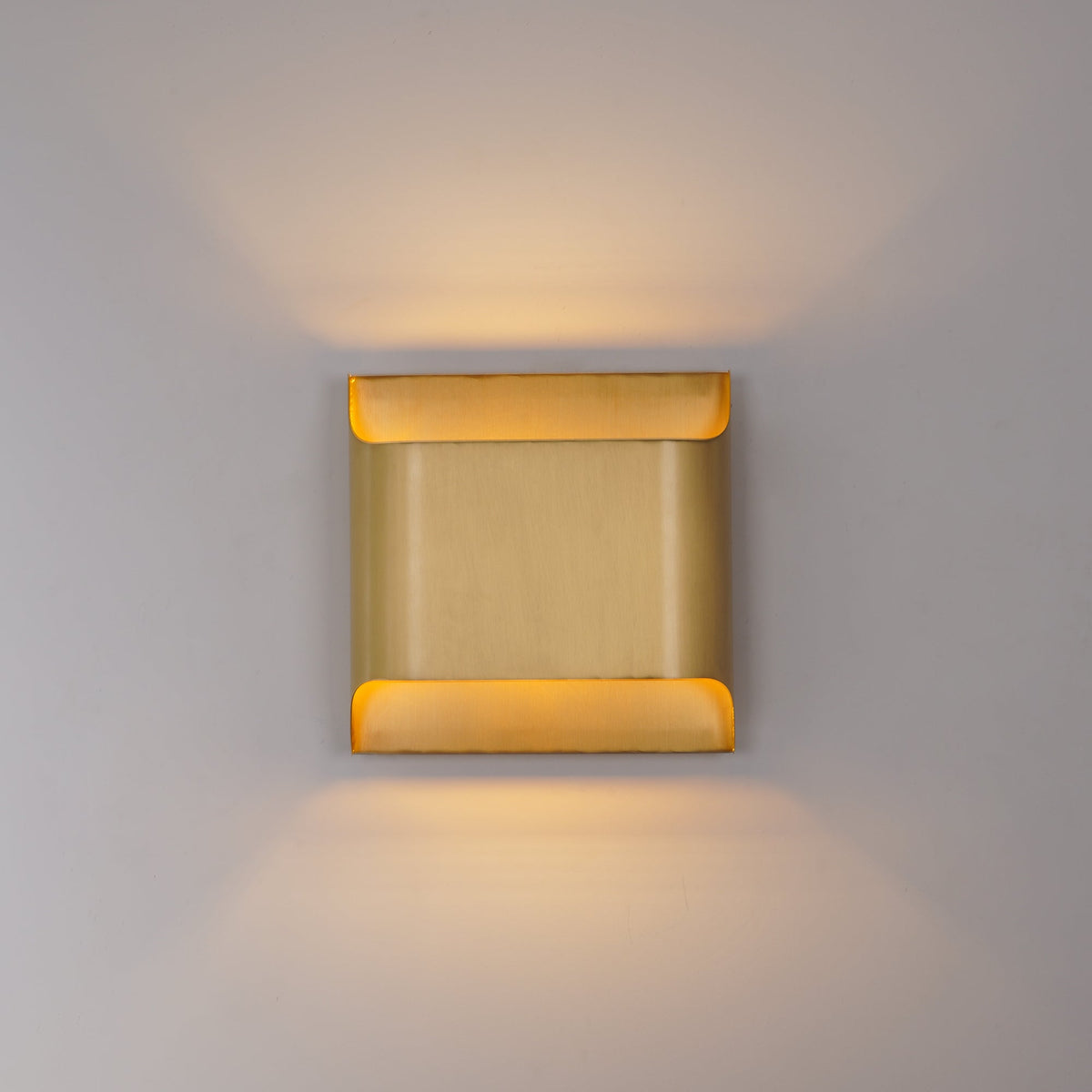 Brass Wall Lamp with Adjustable Light Direction